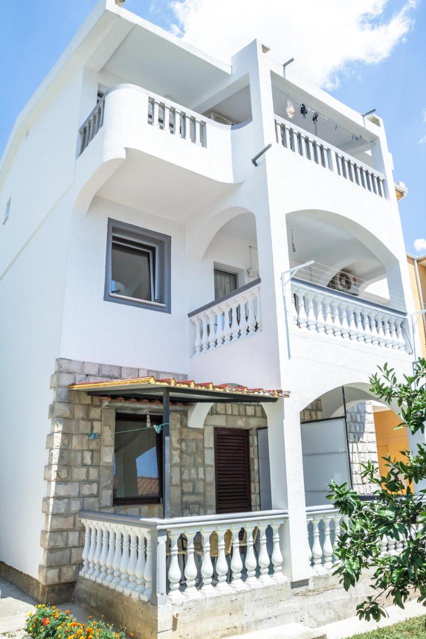 Apartments Miki Bar Bagian luar foto