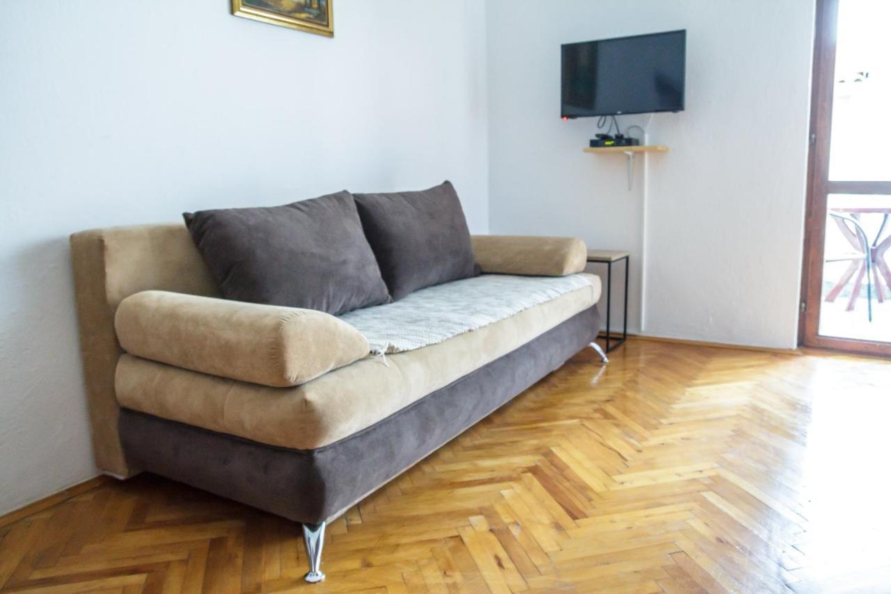 Apartments Miki Bar Bagian luar foto